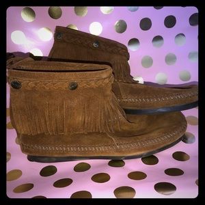 Minnetonka High Top Back ZIP Boots